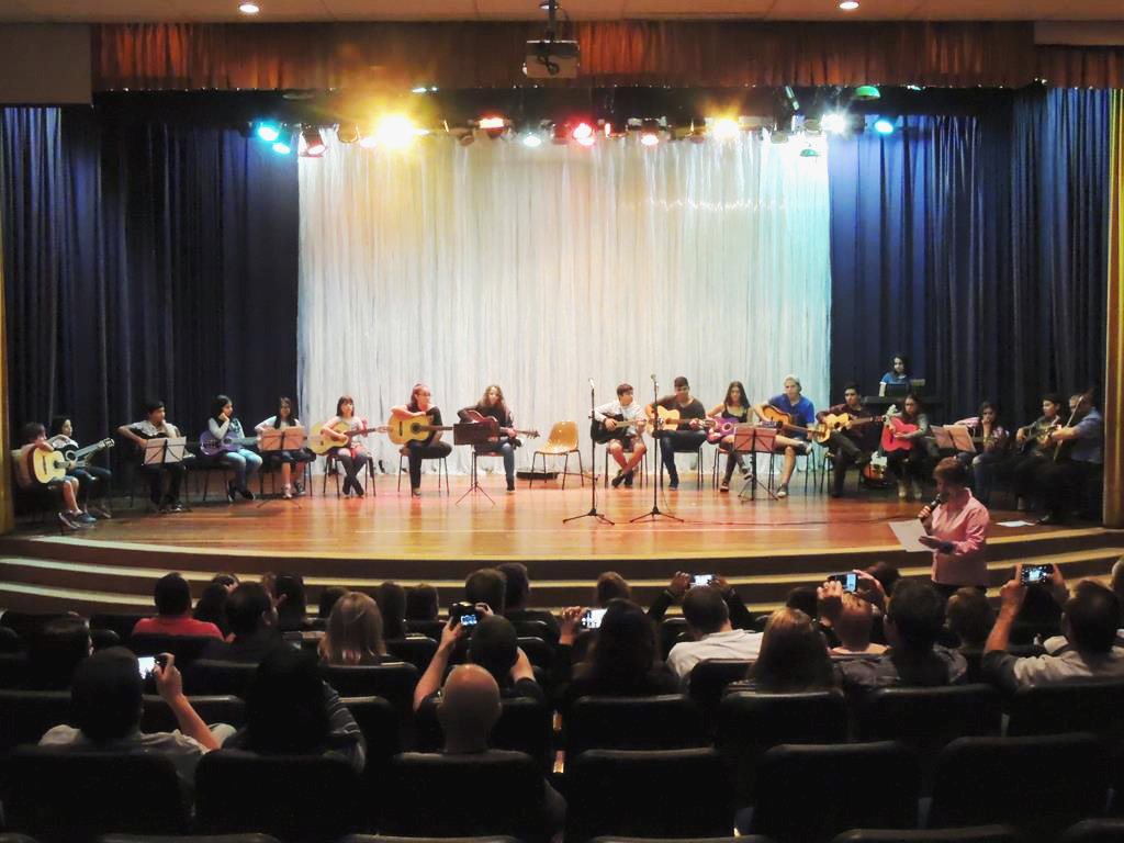 Apresentação dos alunos de violão